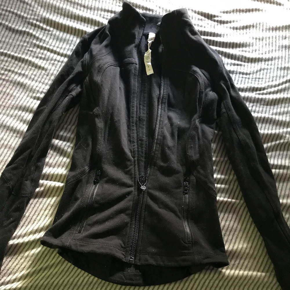 Black lulu zip up